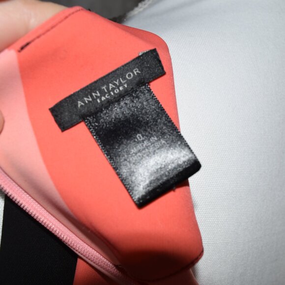 Ann Taylor Factory Size 0 Color-block Vertical Stripe Shift Dress - Picture 4 of 5